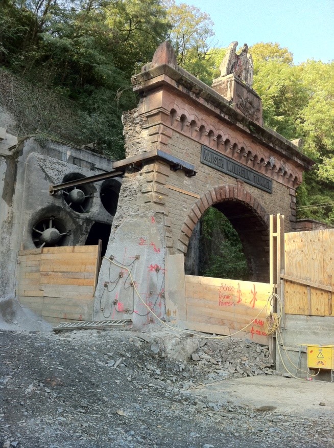 https://imm-bochum.de/wp-content/uploads/2024/12/Kaiser-Wilhelm-Tunnel2.jpg
